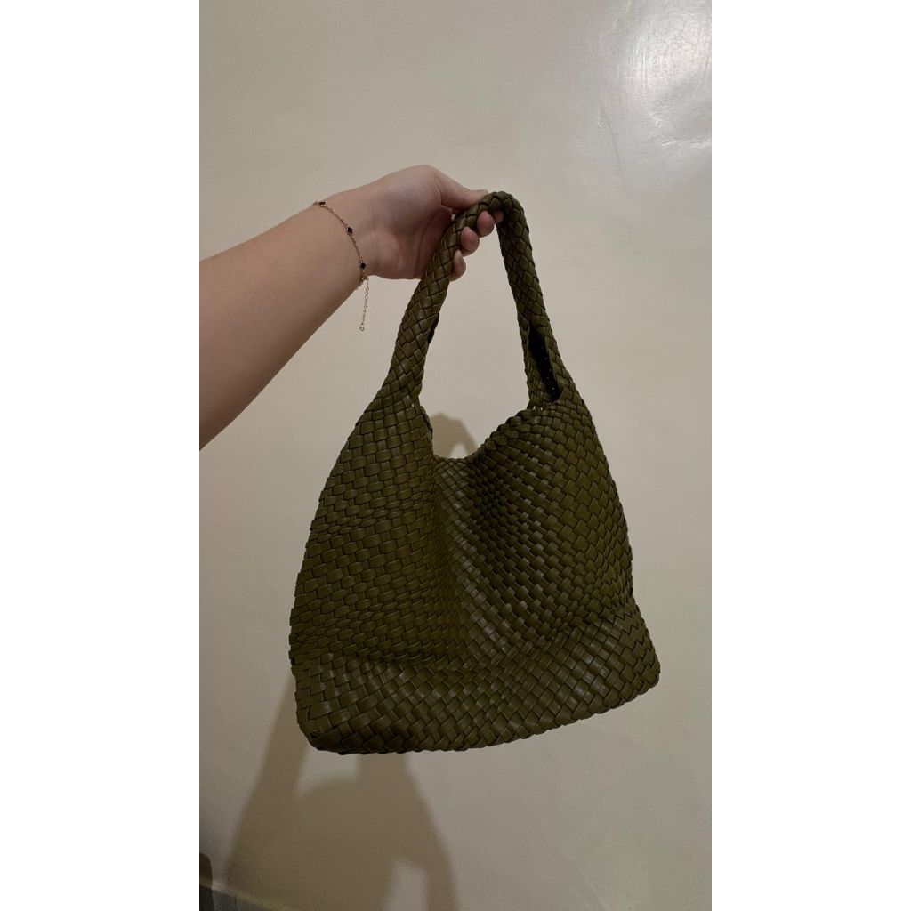 (preloved) bv bottega tote bag anyaman large