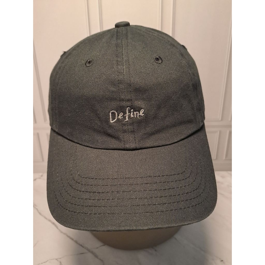 Topi Second / Preloved Define GU Uniqlo Hitam