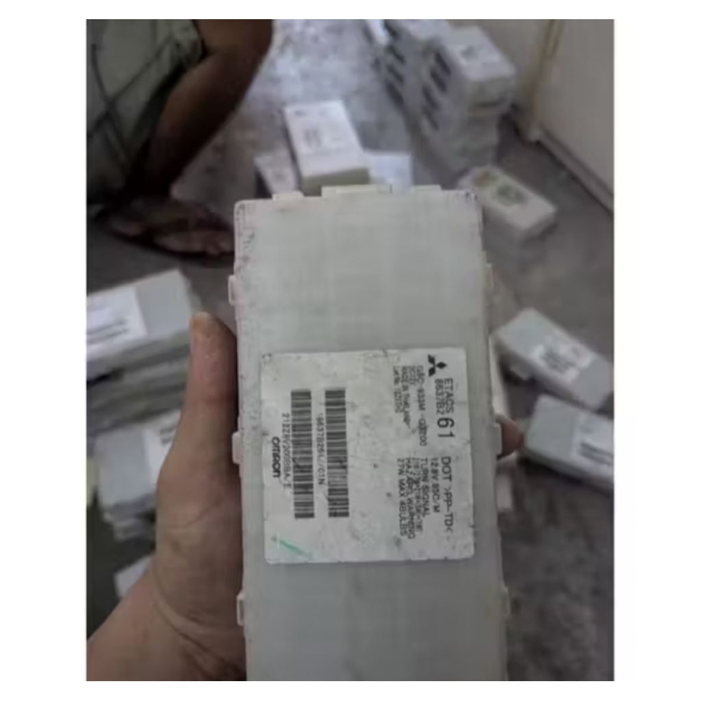 Etacs Mitsubishi Triton 8637B261 Original 100%