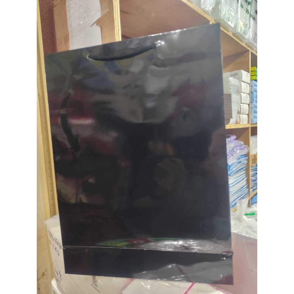 paper bag xl hitam glossy isi 12 pcs bahan tebal (30*10*40)