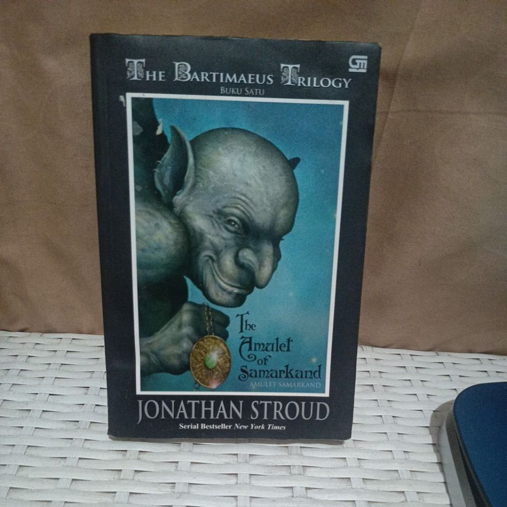 THE BARTIMAEUS TRILOGI THE AMULET OF SAMARKAND - JONATHAN STROUD