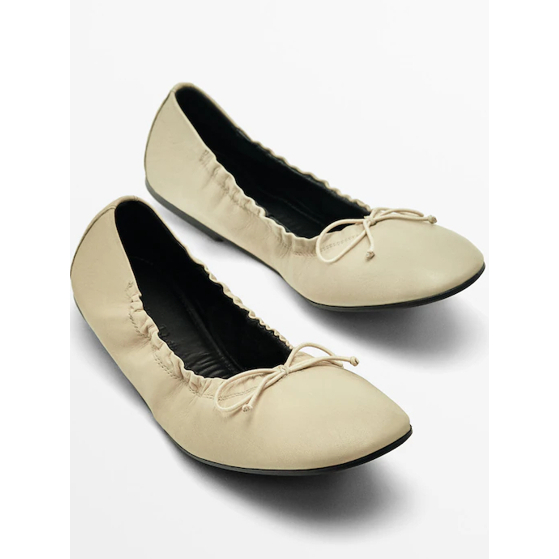 Massimo Dutti Women's Leather Flat Shoes with Bow in Beige - Sepatu Datar Casual