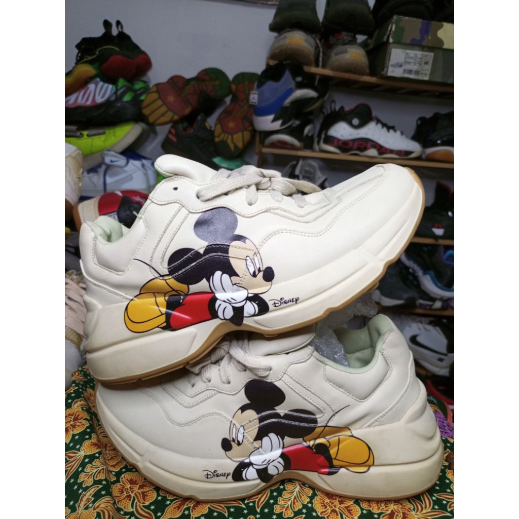 Sepatu Gucci edisi Mickey size 42