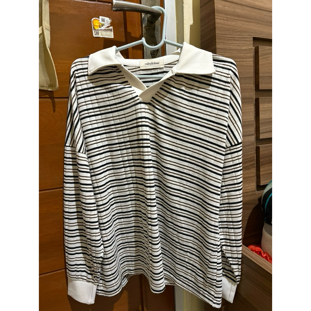 Kaos model kemeja (Rubylicious)