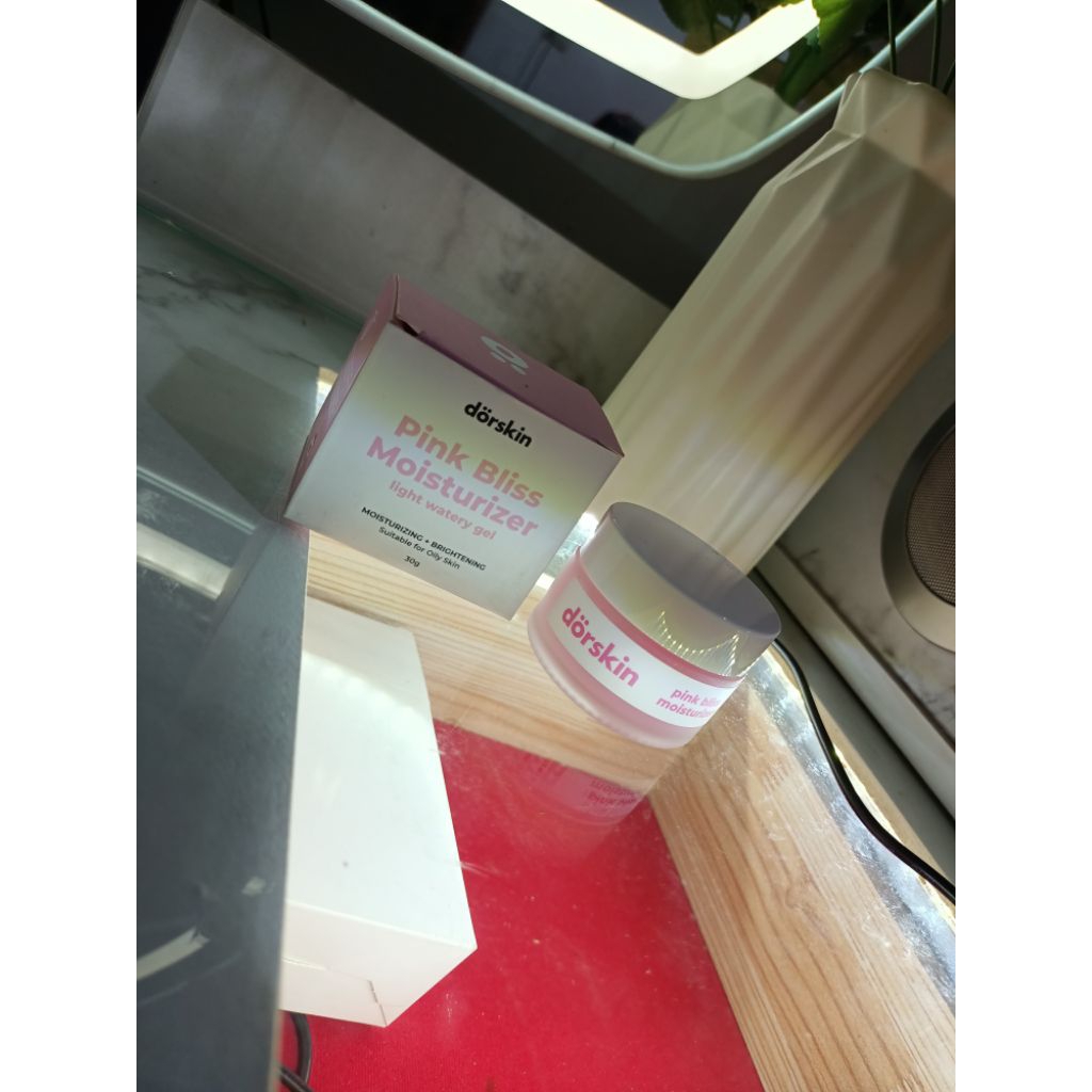 Moisturizer dorskin brightening