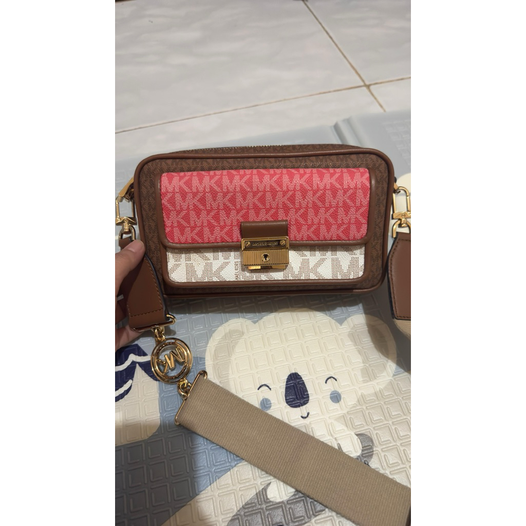 Michael Kors Bradshaw Camera Bag