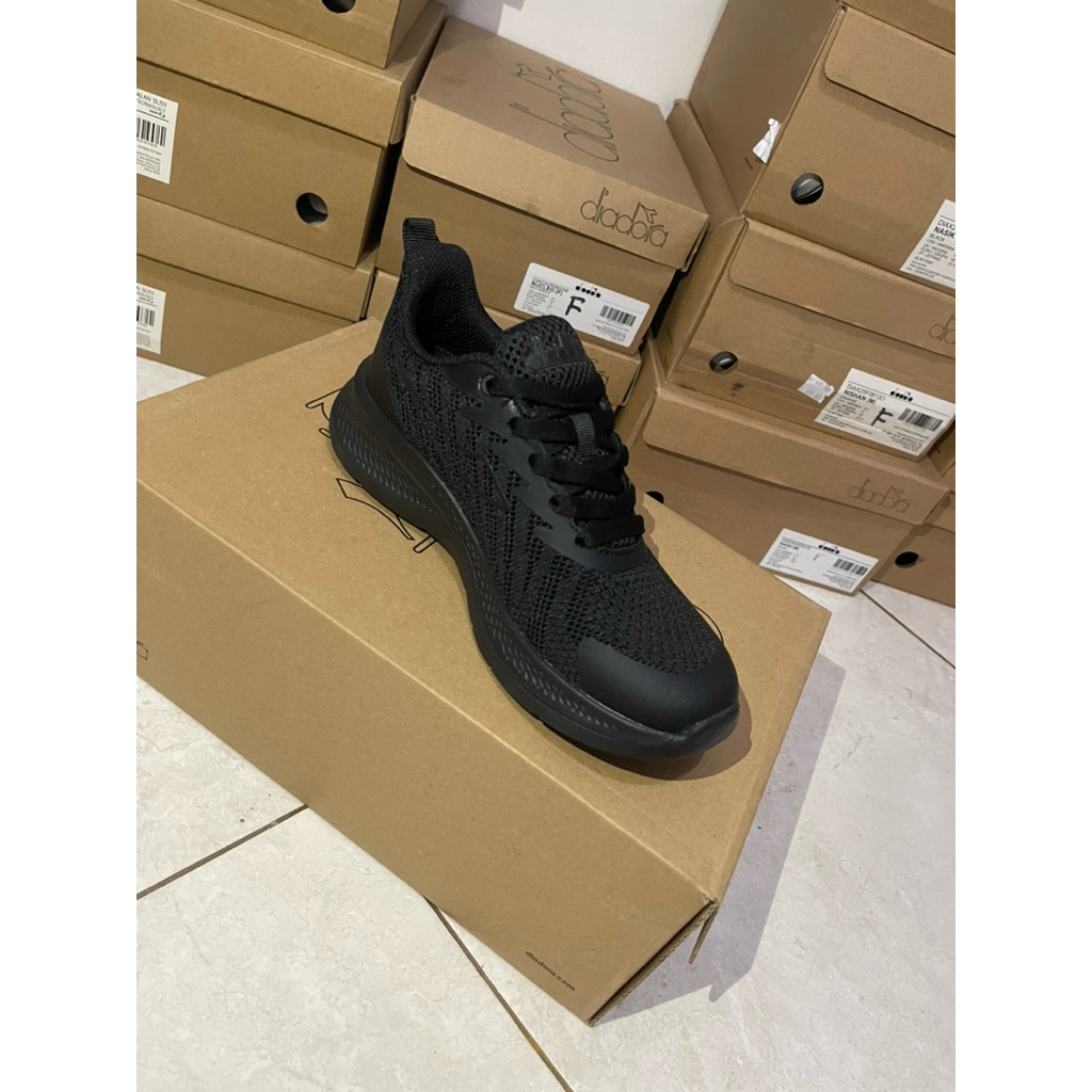 SEPATU DIADORA NIAGA MAN