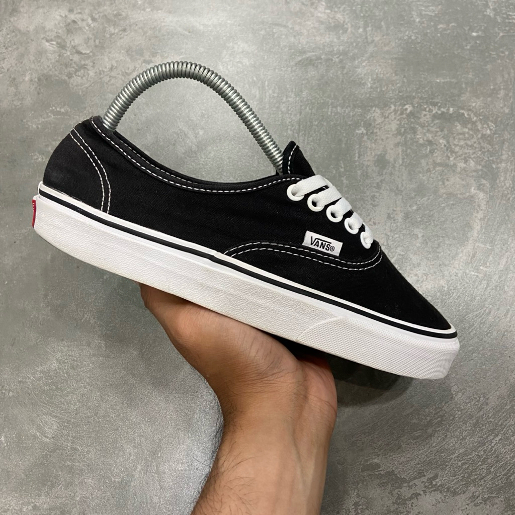 [Size 39] Vans Authentic Classic Black White Second Original Kondisi Nominus Harga Baru nya 1.8 Juta