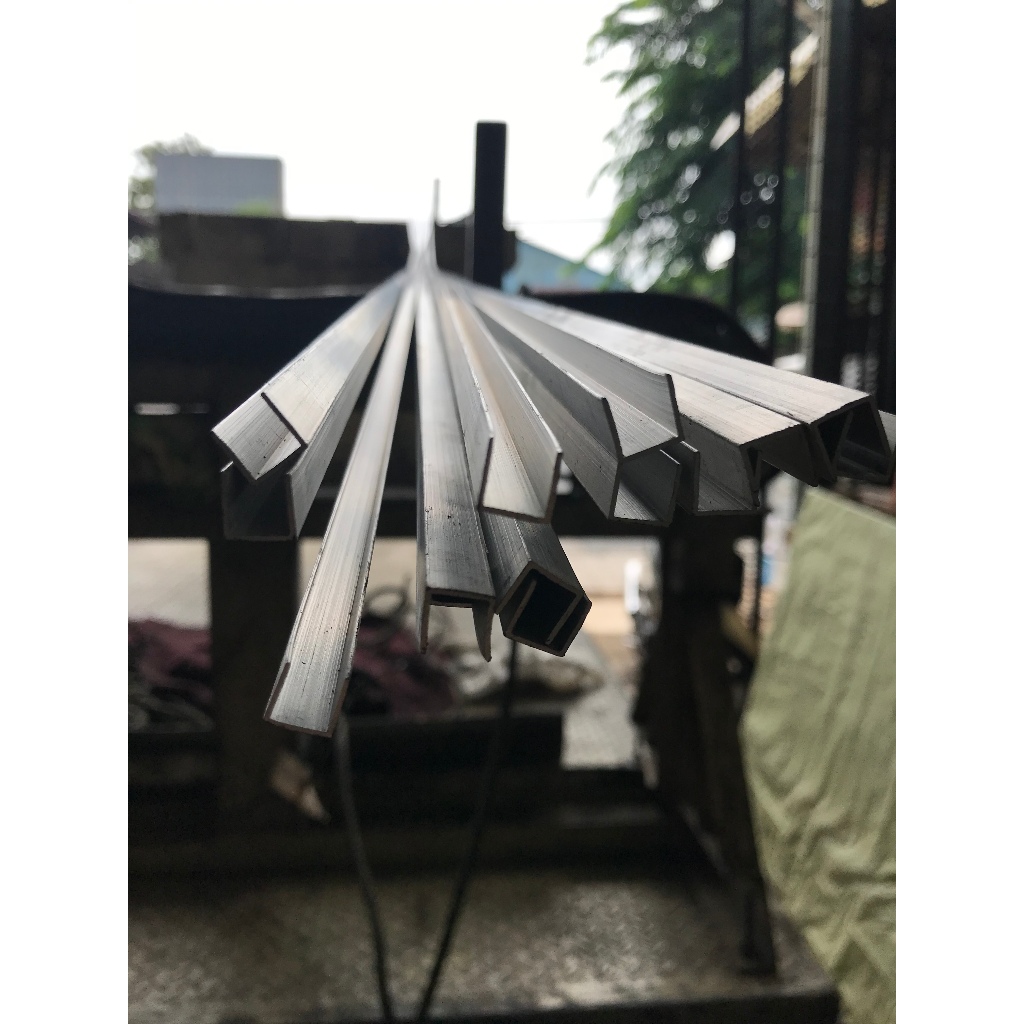 Lis U Aluminium 9 x 9 mm tebal 1 mm