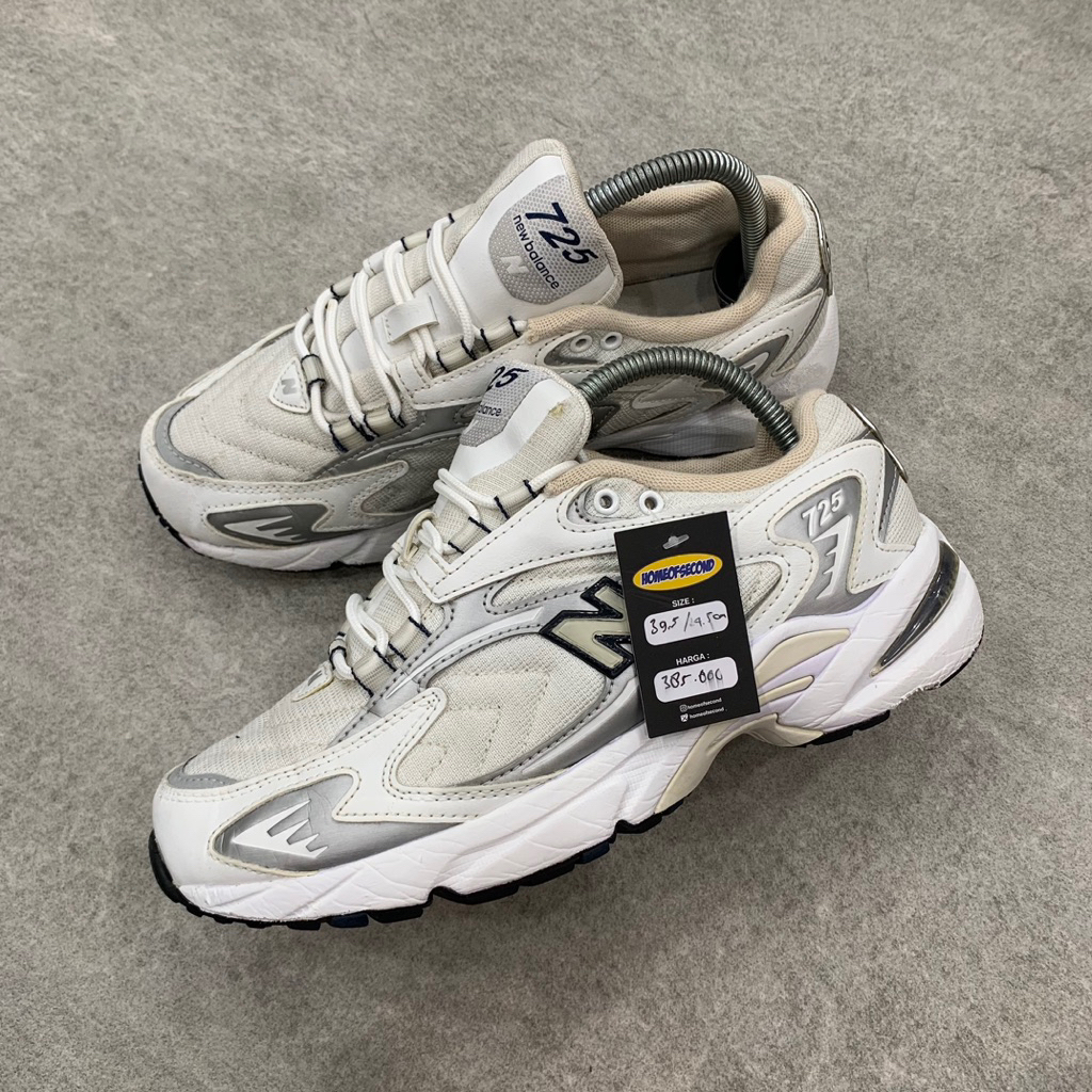 New Balance 725 Grey