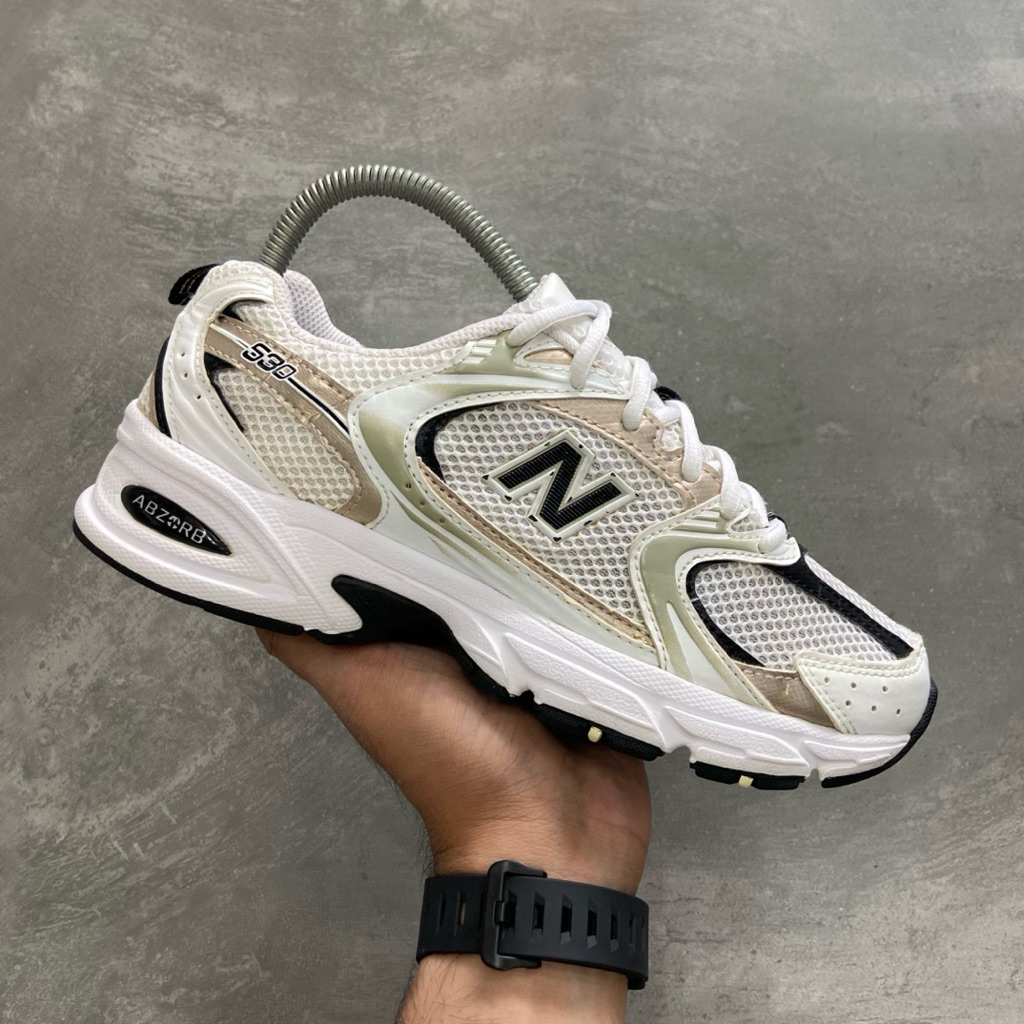 [Size 37.5] Rare New Balance 530 White Gold Black MR530UNI Second Kondisi Mulus Nominus. Harga Barun