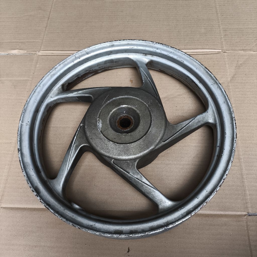 roda velg belakang honda (vario 110 karbu, vario tecnho 110, beat fi 110, beat karbu, scoopy, vario 