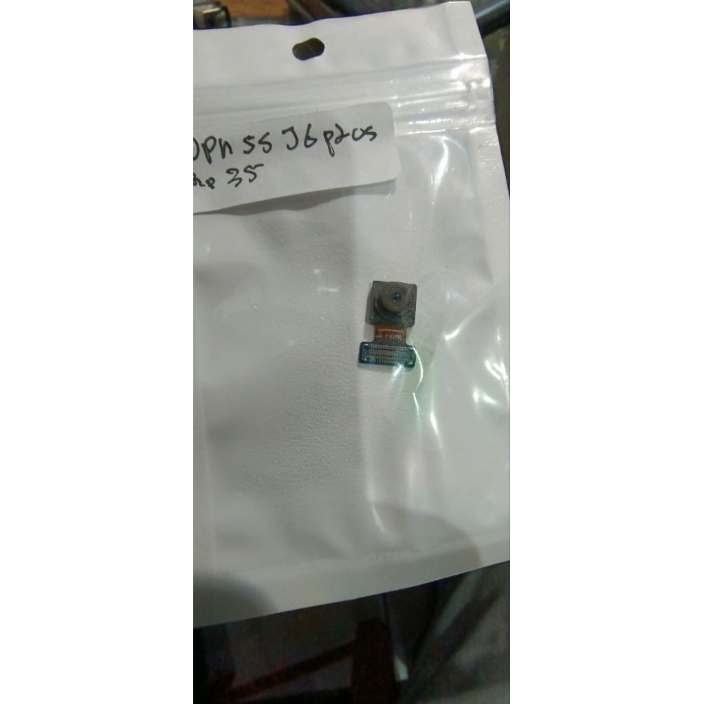 Kamera depan samsung J6 plus