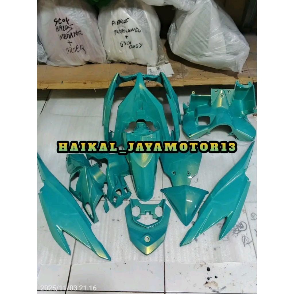 Fullset body halus motor VARIO OLD 125 KZR  tahun 2012-2013 warna custom