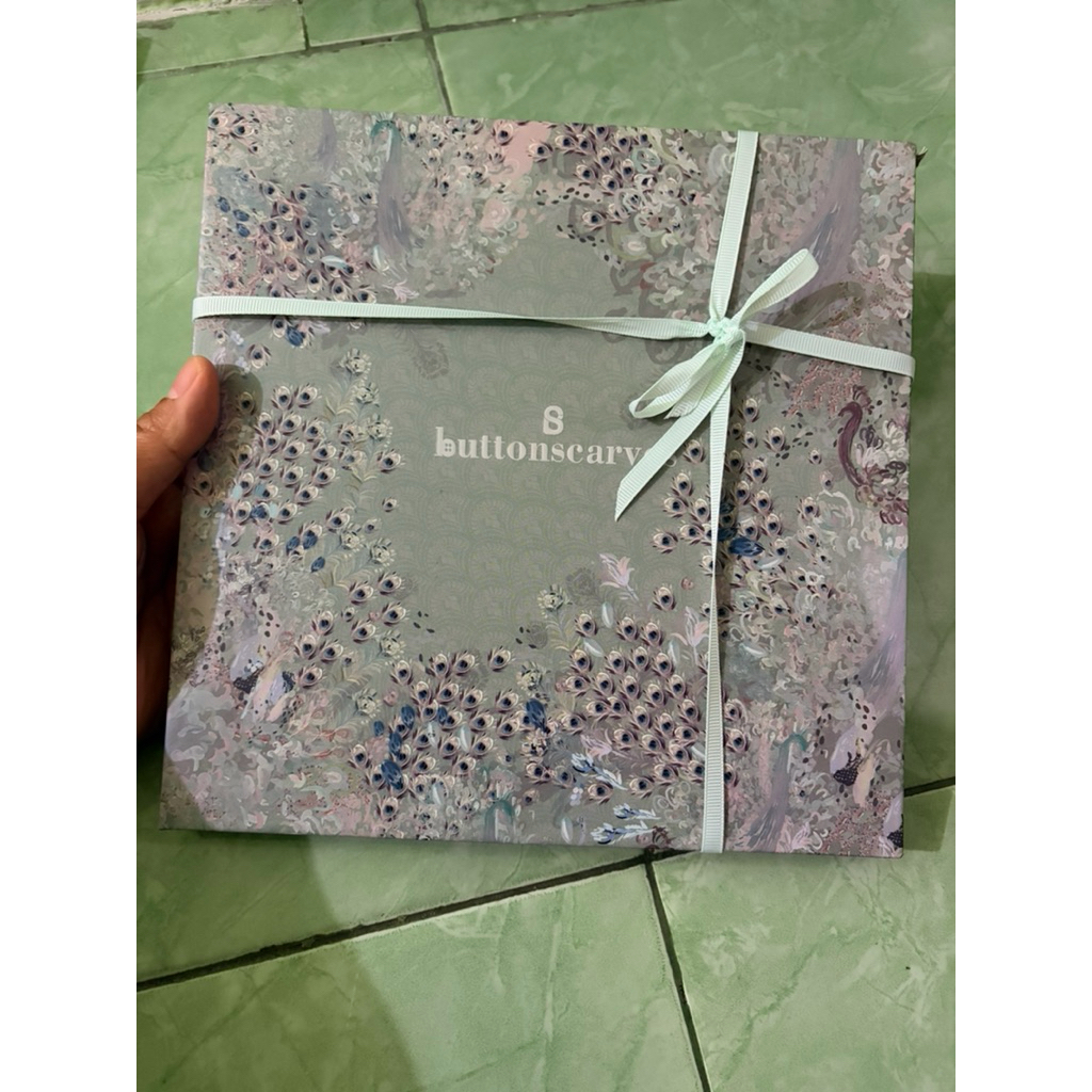 READY NEW BUTTONSCARVES EDERRA LICHEN