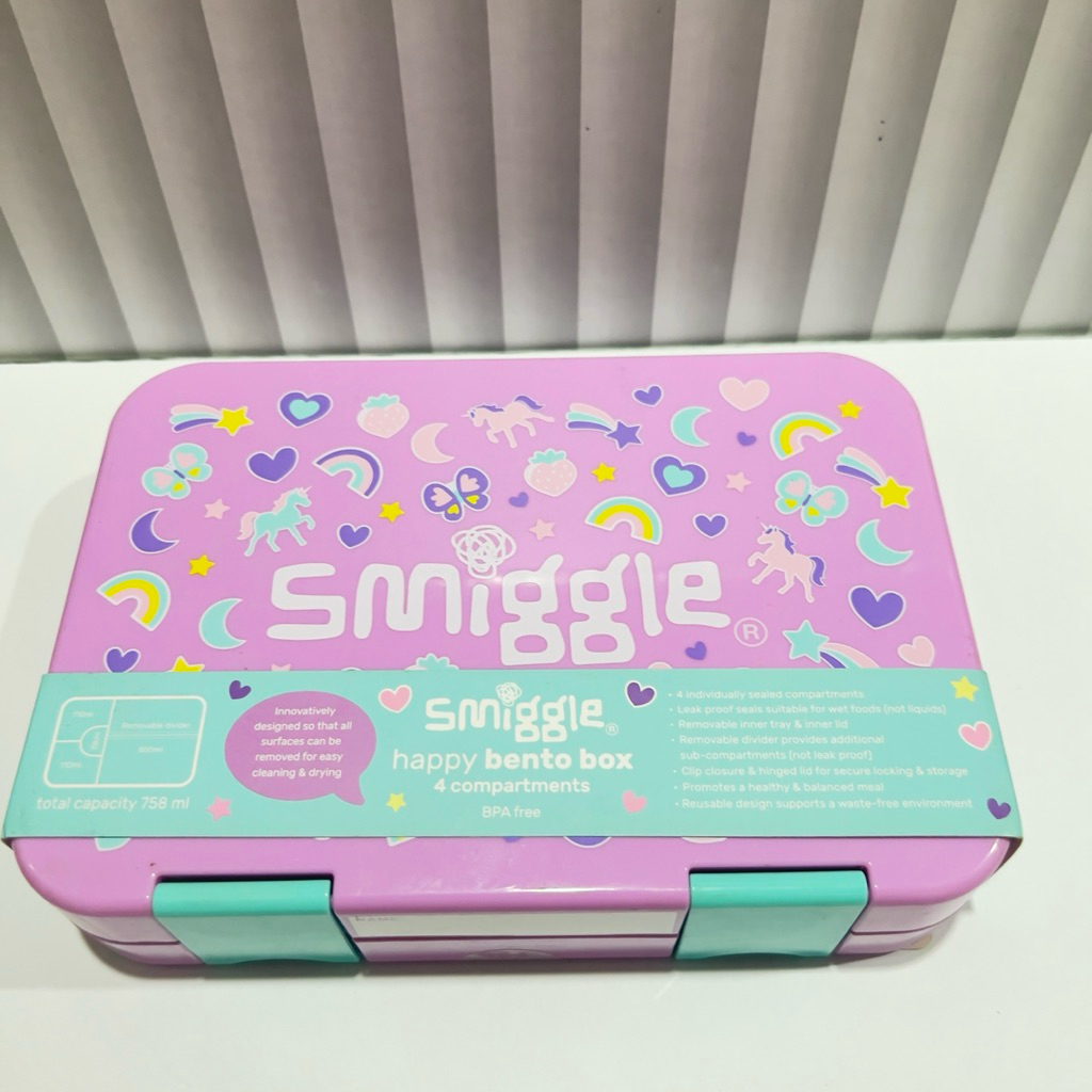 SMIGGLE LUNCH BOX MEDIUM (758ml)