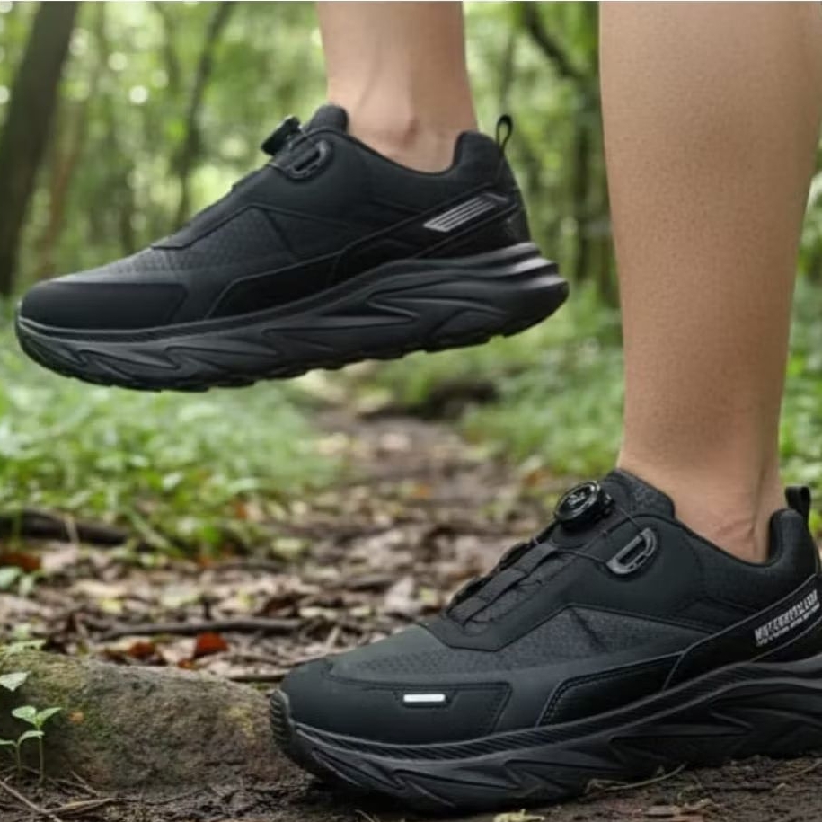 SEPATU SPORT ZIOKA LEUSER TALI PUTAR FULL BLACK COD