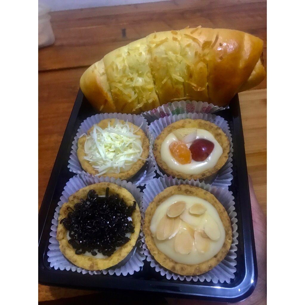 pie buah ,Pie toping random , pie toping coklat serut , pie keju , pie almond /KUE PIE