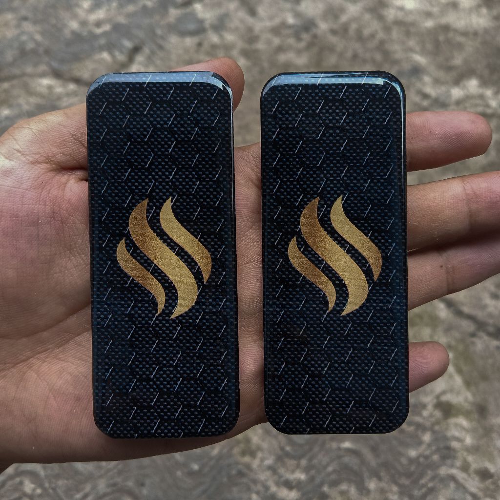 Tutup Body Batrai Panel T99 Black Carbon Logo Gold Glossy