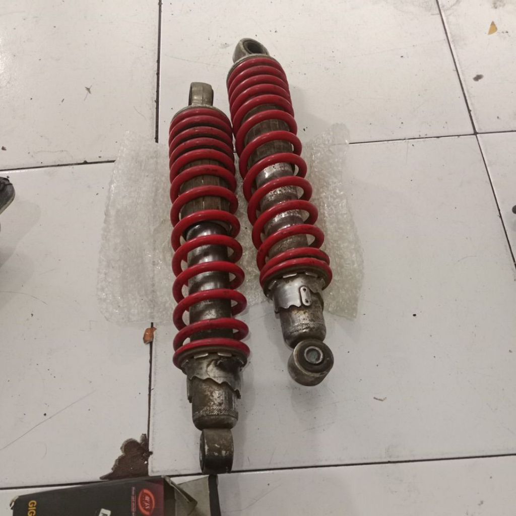 shockbreaker belakang Verza copotan shock Verza original belakang