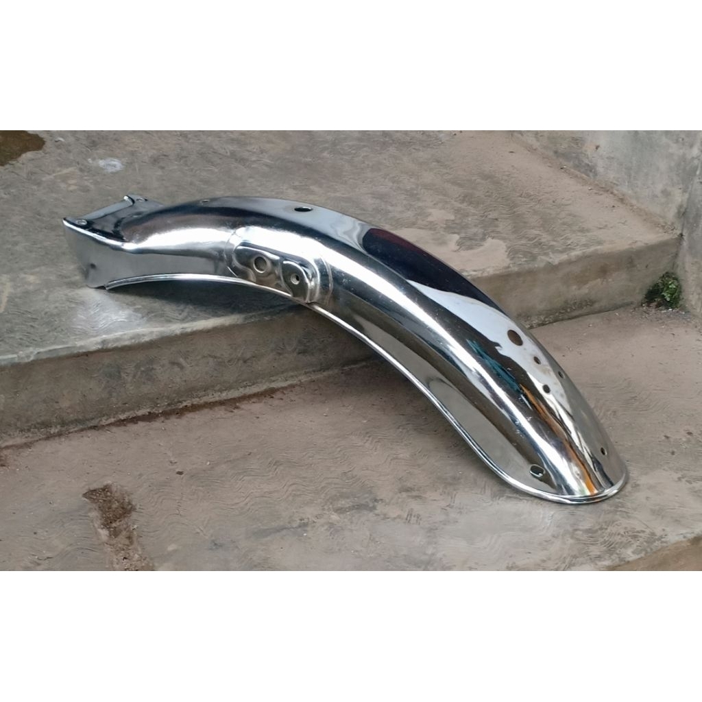 Spakbor belakang GL100 GL125 merk urami