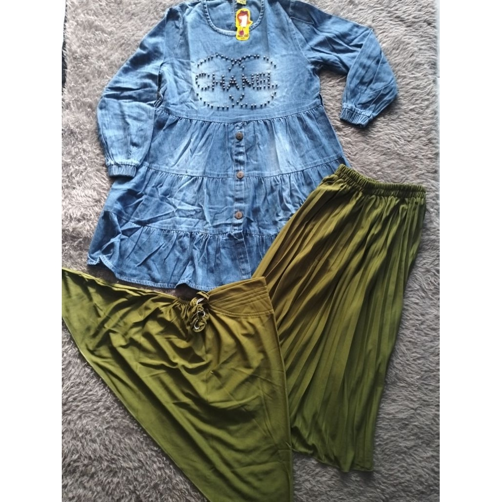 setelan rok plisket atasan jeans untuk anak umur  10-12