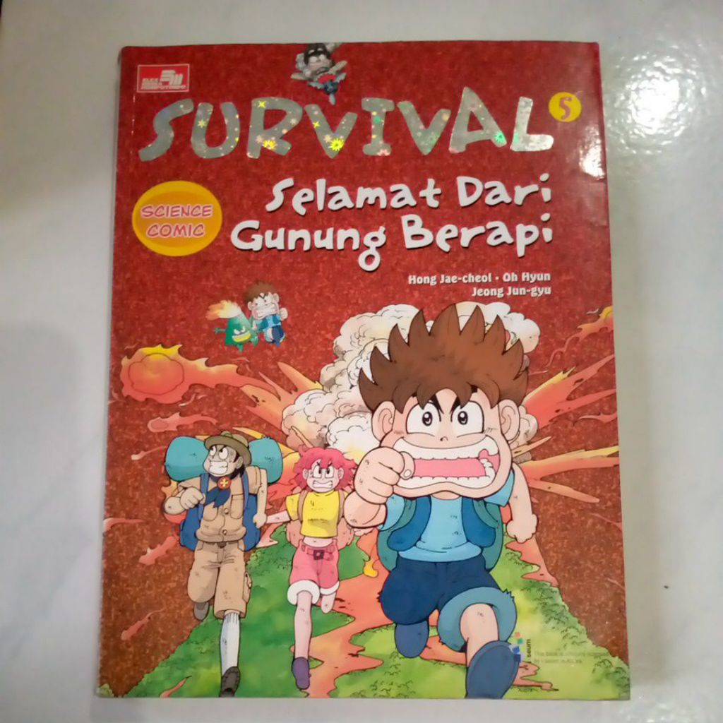 Preloved Buku Science Comic SURVIVAL Selamat dari Gunung Berapi