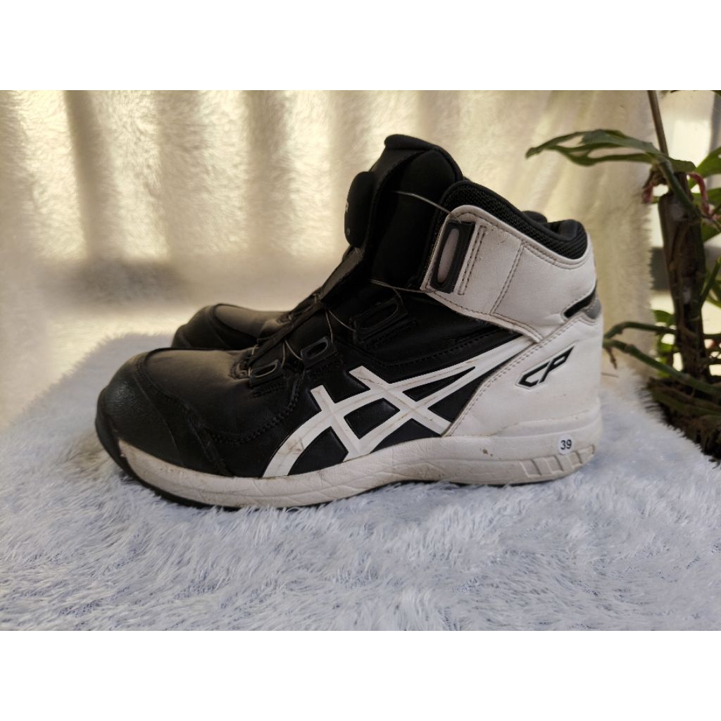 Sepatu Outdoor Safety Asics Gel Size 39/40