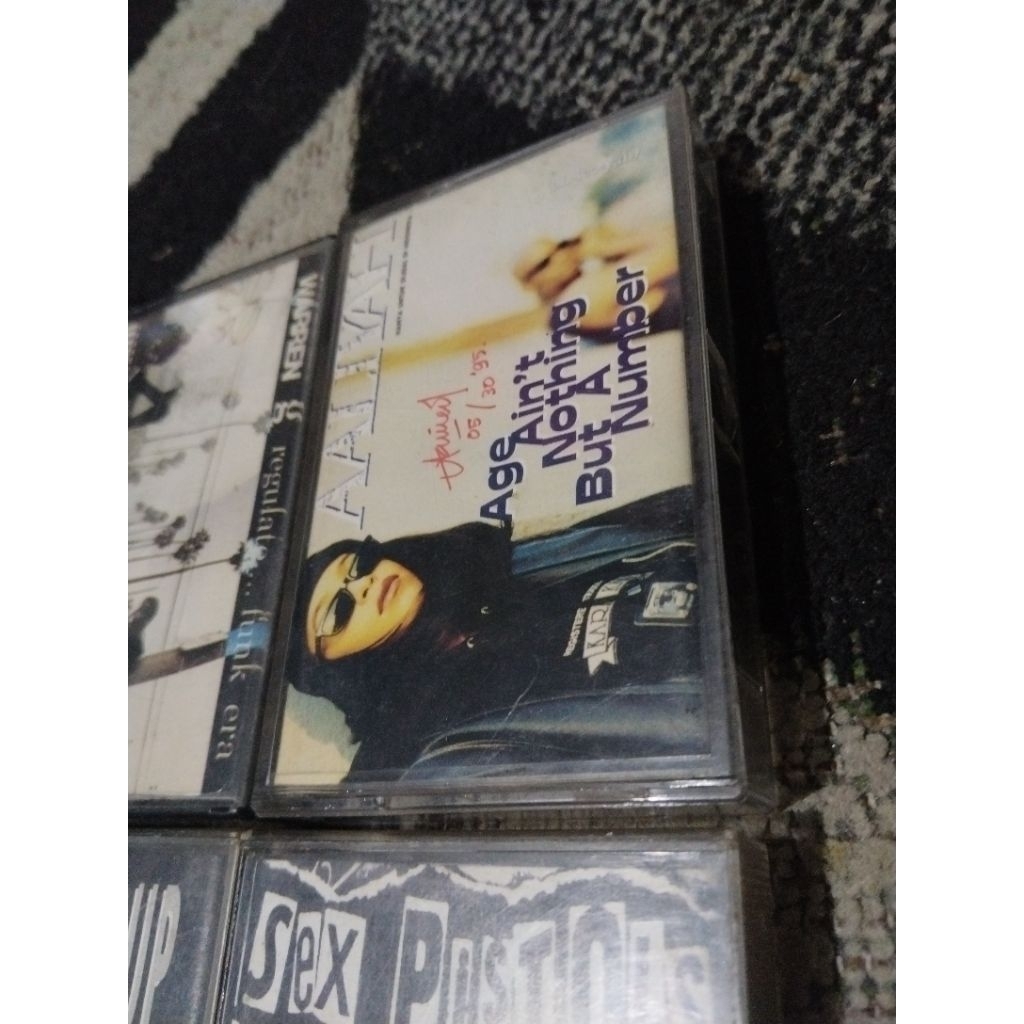 kaset pita aaliyah / age ain't nothing but a number