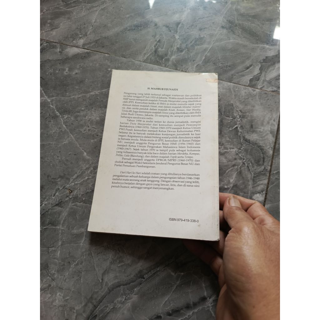 DARI HARI KE HARI -Mahbub Djunaidi-D3