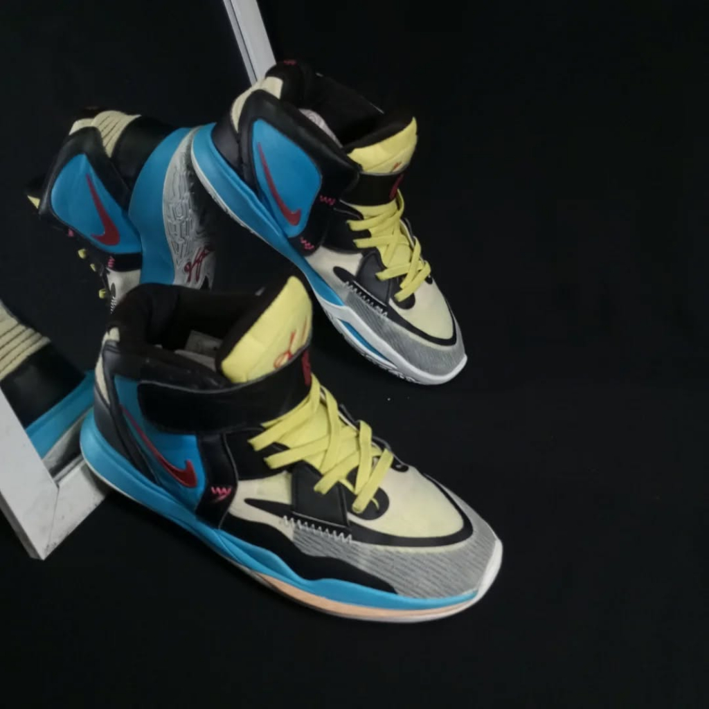 PRELOVED SEPATU BASKET ANAK KYRIE 8 INFINITY SIZE 38 SECOND