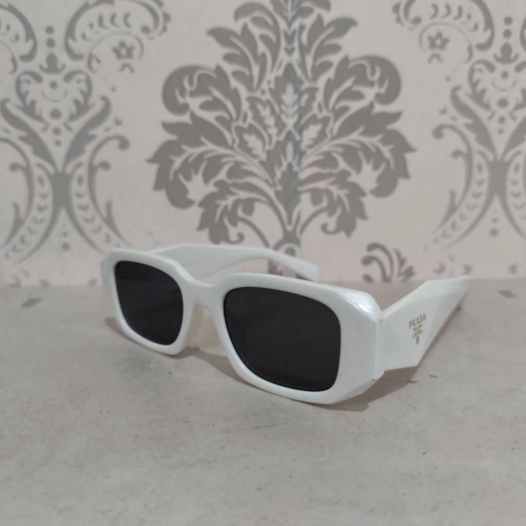 Kaca Mata Fashion PR4d4 preloved