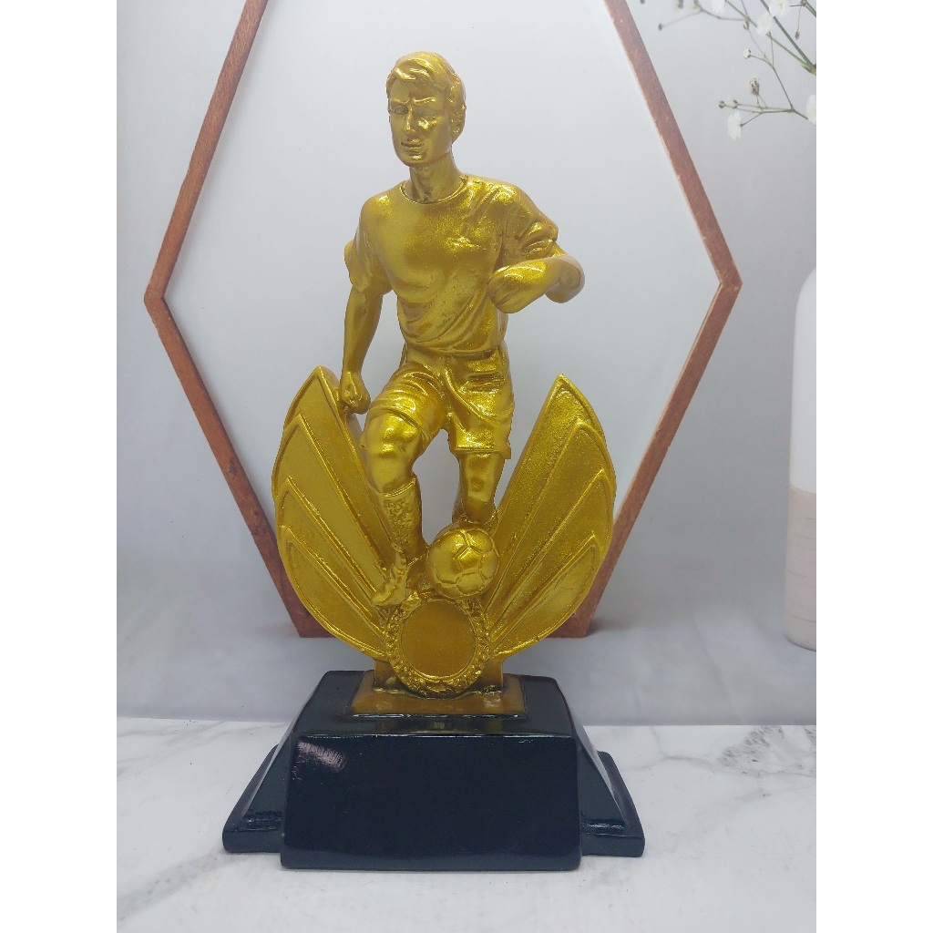 Piala MVP Best Player turnamen sepak bola futsal warna emas tinggi 23 cm tidak pakai tulisan