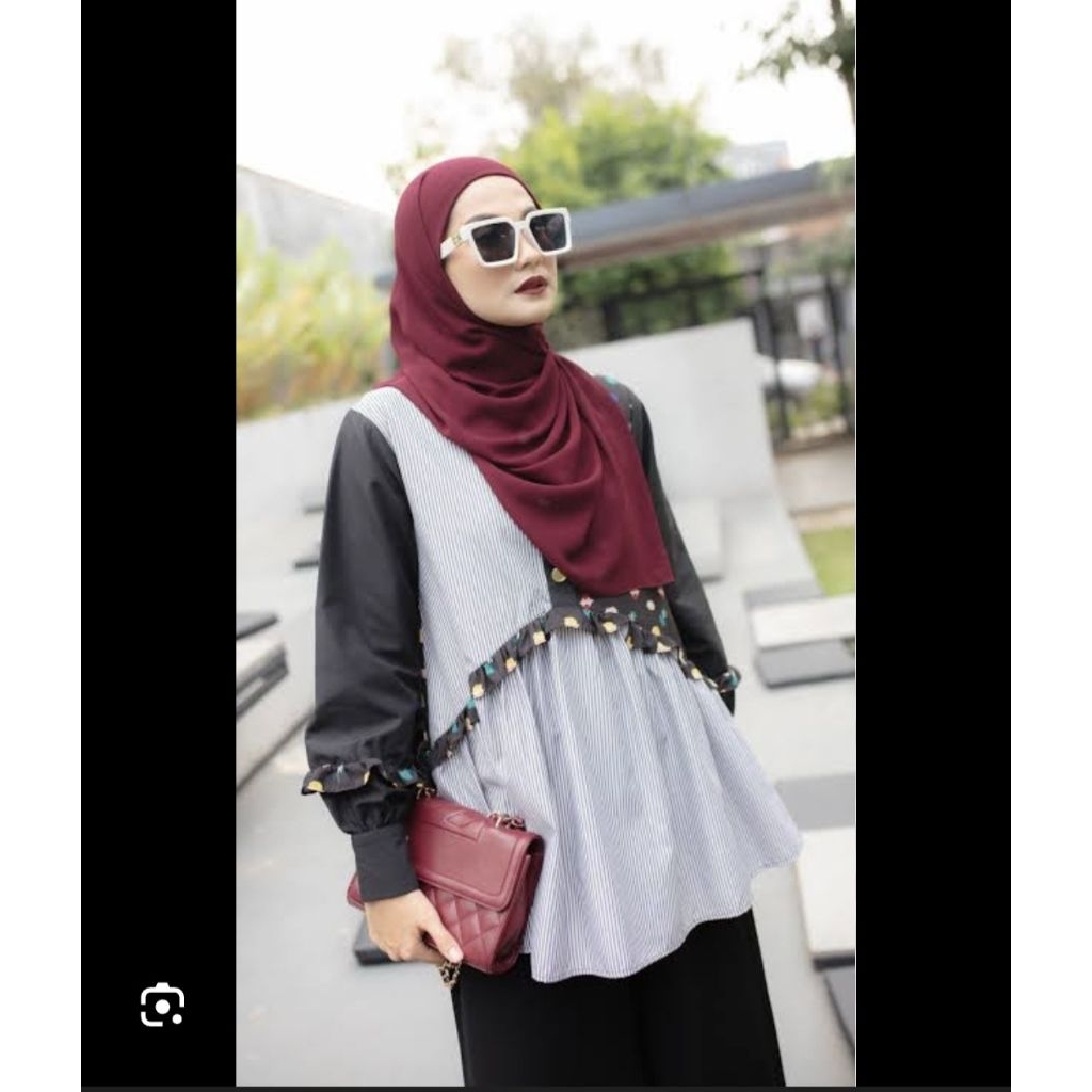 Arra blouse  the hidden garden sz M BY ZASKIA SUNGKAR JAKARTA