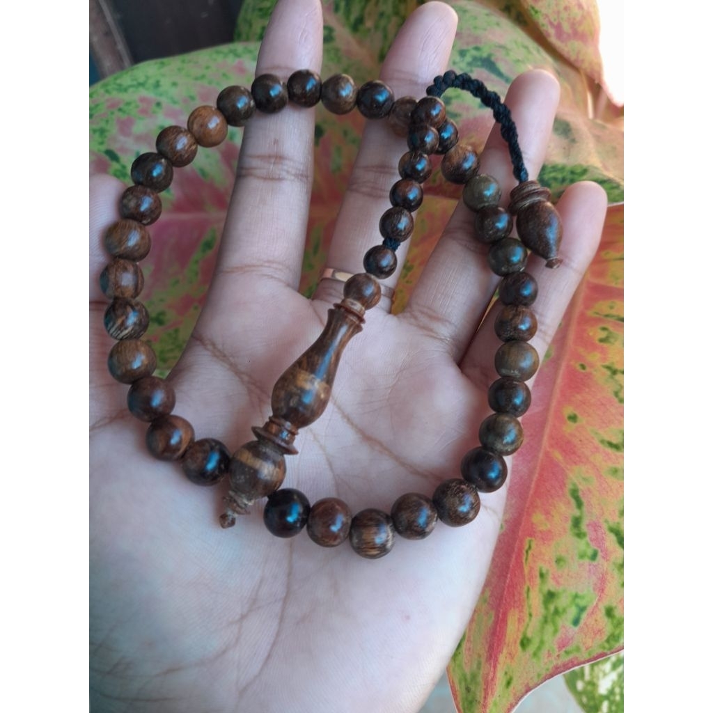tasbih gaharu 33 butir asli gaharu kalimantan