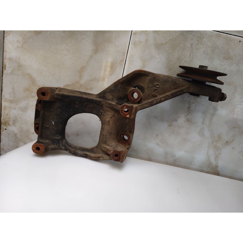 BRAKET AC POWER STEERING TOYOTA KIJANG KAPSUL