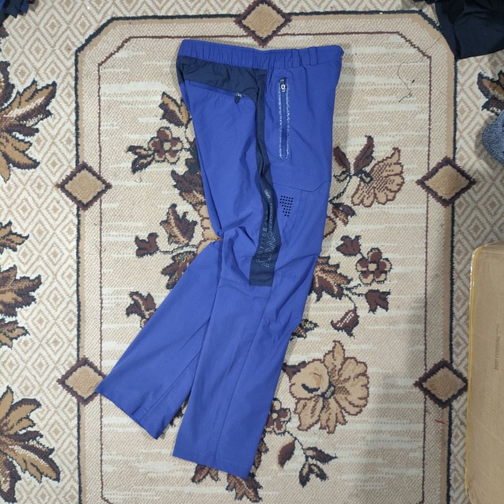 CELANA HIKING CELANA OUTDOOR SECOND DISCOVERY