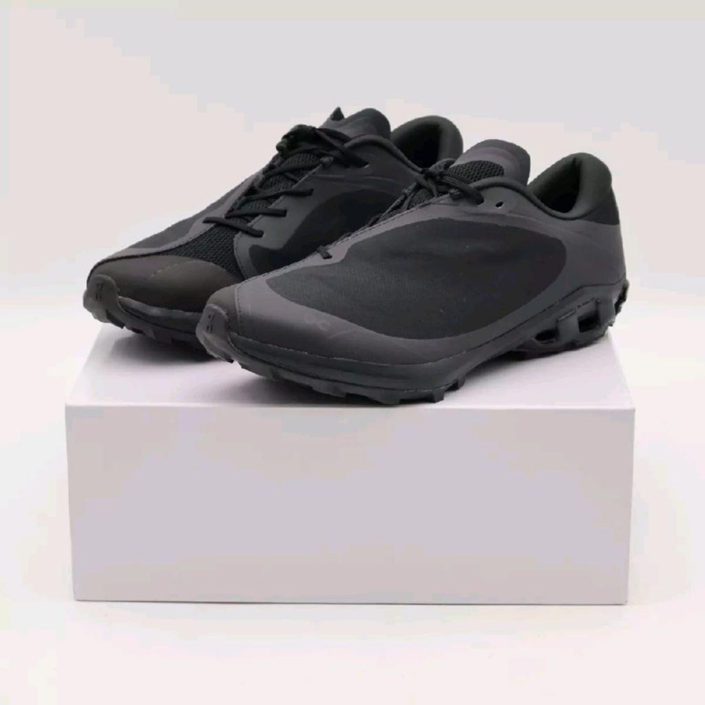 Sepatu Hiking Cloudventure Peak x PAF All Black Outdoor Gunung