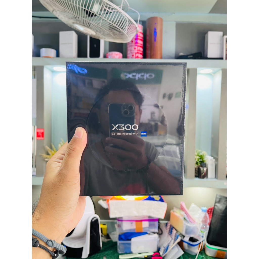 Vivo x300 12/256 GB New / Baru