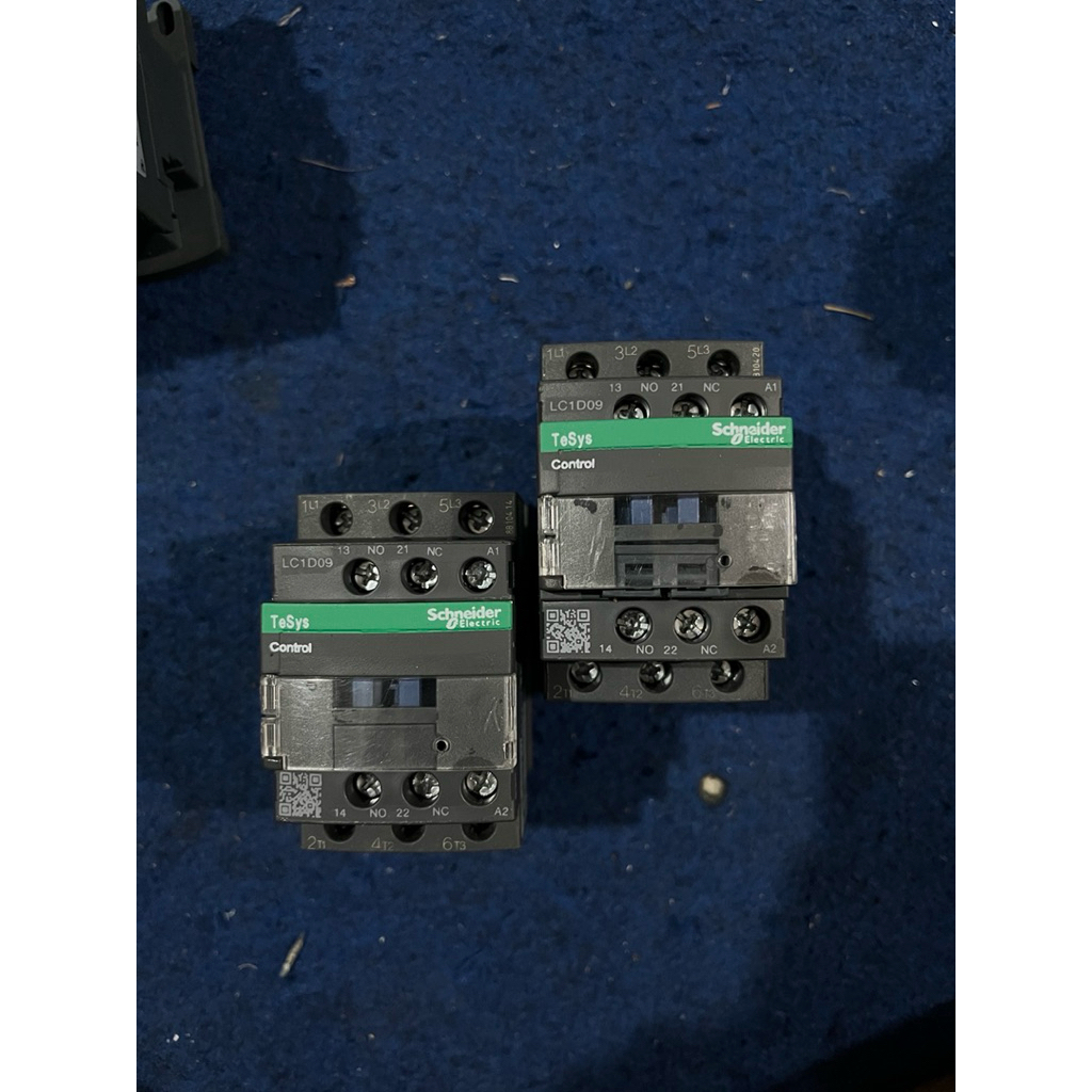 Kontactor Schneider LC1D09 Contactor Schneider lc1d09