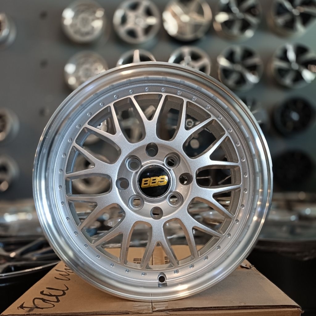 Velg Mobil Bbs Lm Ring 15,H8x100/114.3 Lebar 7|8.5 ET 30|38 Silver Polish