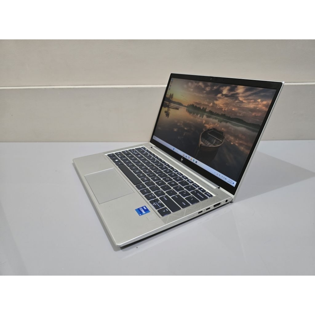 HP Elitebook 830 G8 Intel Core i7 Gen 11th Backligth 13-Inch Full HD