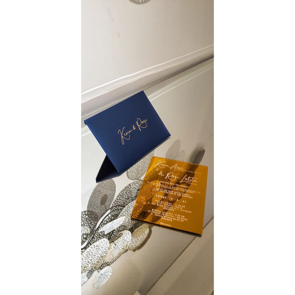 undangan akrilik miror / akrilik miror / undangan miror/ undangan akrilik / undangan akrilik mewah /