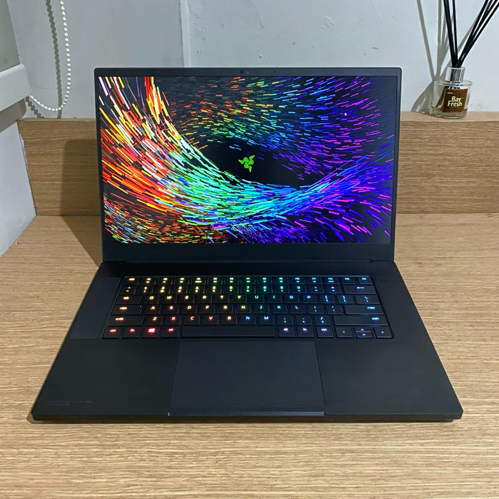 Laptop Gaming Premium Razer Blade 15 Advance  16/1TB I7 10875H RTX 2080 8GB 240hz