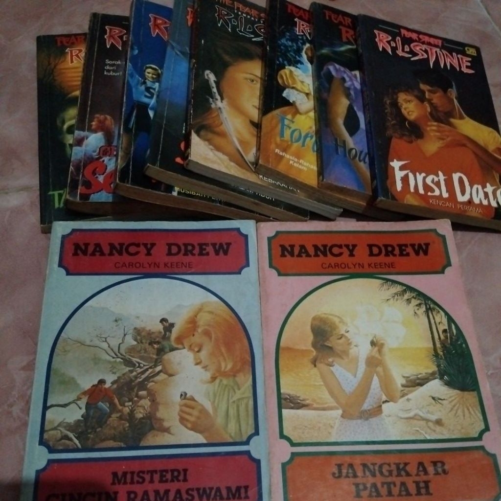 NOVEL REMAJA LAMA, LIMA SEKAWAN sold, TRIO DETEKTIF, NANCY DREW JANGKAR PATAH & CINCIN RAMASWAMI By 