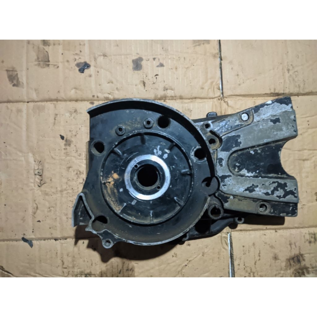 Kalter kiri / bak magnet Yamaha fizr original