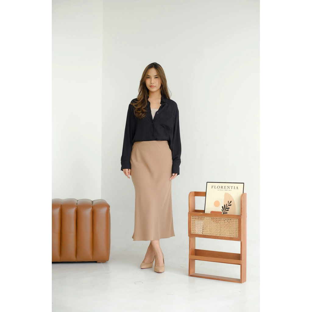 Zelmira Esence Kemeja Panjang Wanita Rayon Premium Oversize Adem Jatuh Classic Button Down