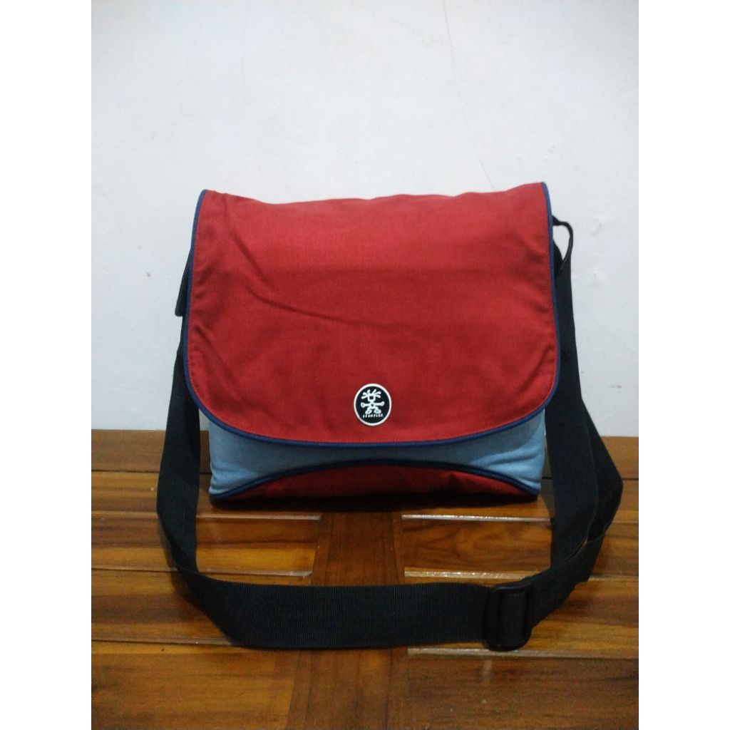 sling bag crumpler