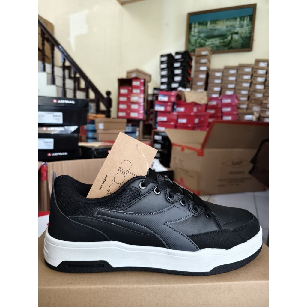 nixon original diadora