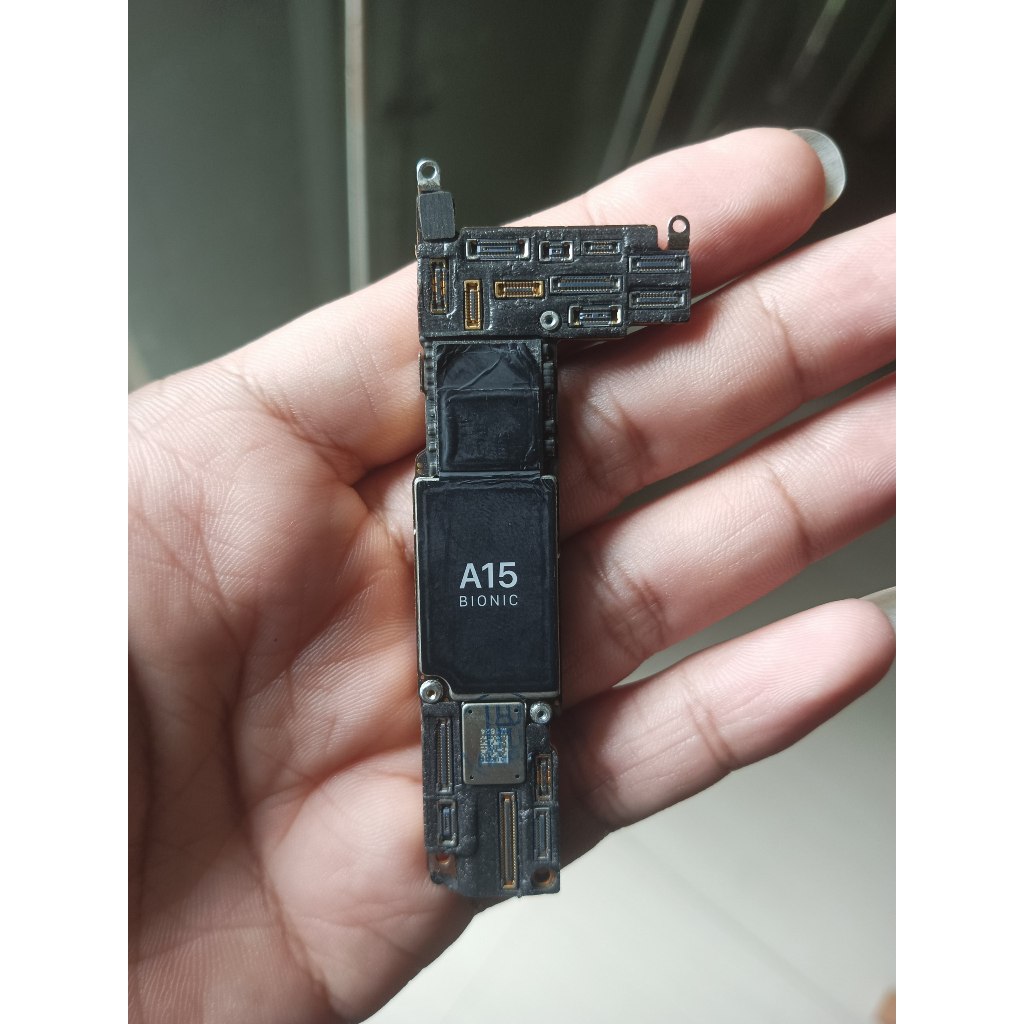 Mesin iPhone 13 Lock iCloud